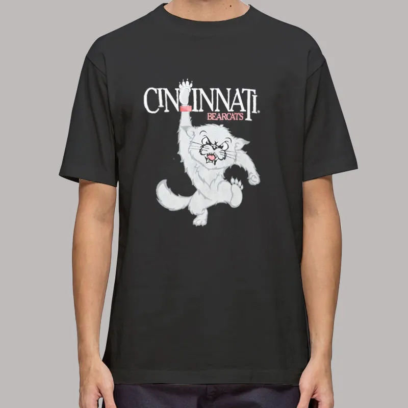 Mens T Shirt Black Vintage University of Cincinnati Sweatshirt