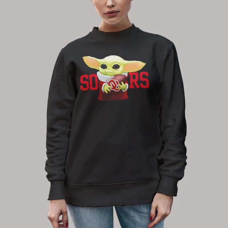 Unisex Sweatshirt Black Baby Yoda Hug Oklahoma Sooners T Shirt, Sweatshirt And Hoodie