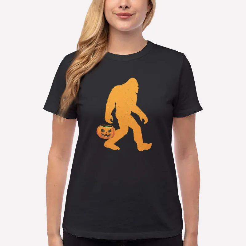 Funny Bigfoot Sasquatch Halloween T Shirt