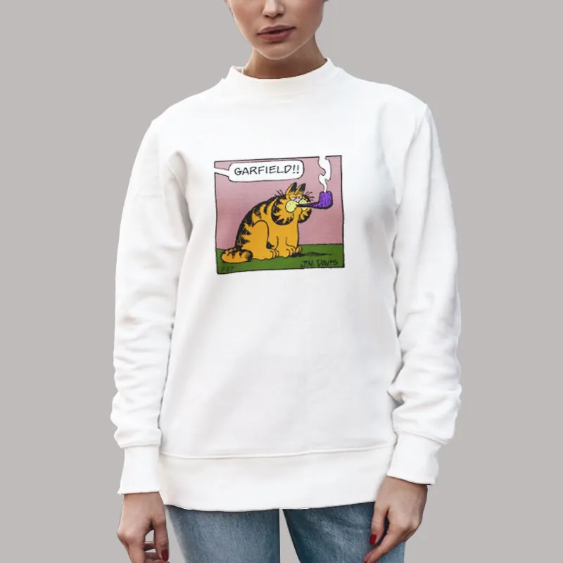 Unisex Sweatshirt White Garfield Smoking By Smoking A Pipe Shirt