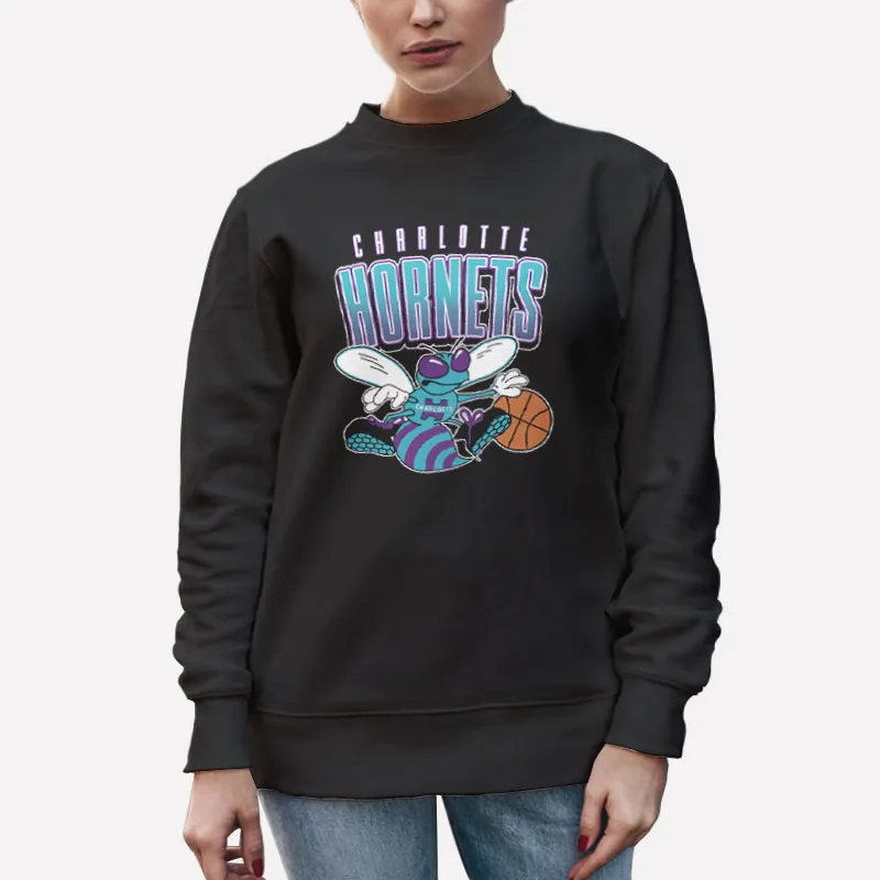 90's Vintage Basketball Charlotte Hornets Sweatshirt