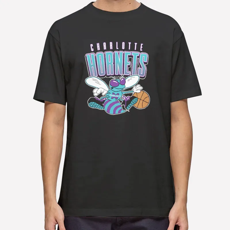 Mens T Shirt Black 90's Vintage Basketball Charlotte Hornets Sweatshirt