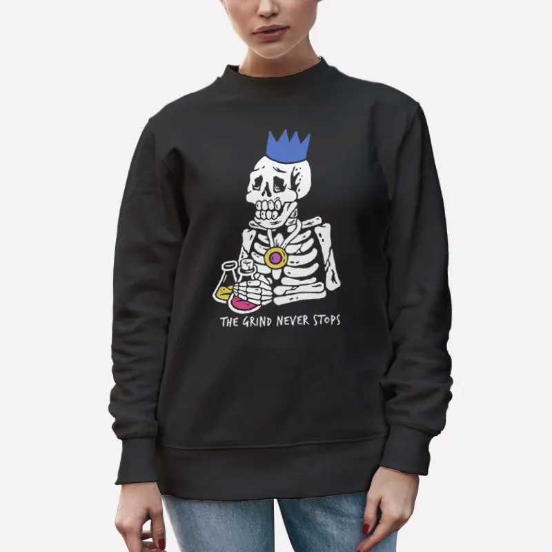 Unisex Sweatshirt Black Retro Skull The Grind Never Stops Shirt
